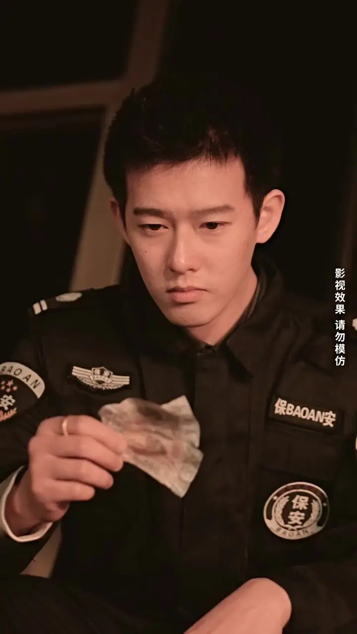 《龙王的冰山女总裁》：当霸道龙王爱上高冷女总裁，跨越种族的甜宠爱情，谁能不心动？